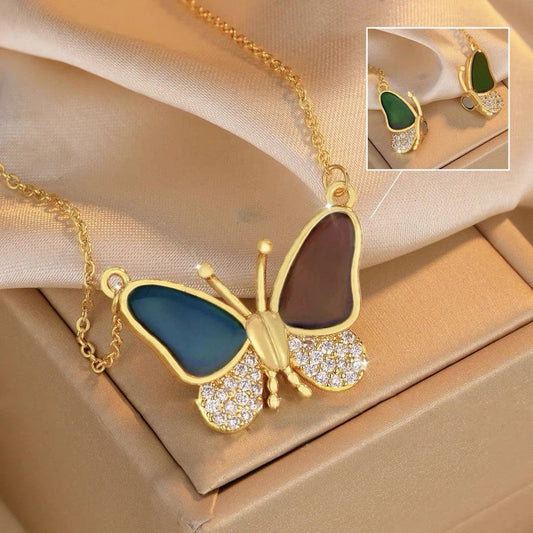 💎 Divatos Pillangó Medál – Stílusos Kiegészítő Nőknek 🎁
