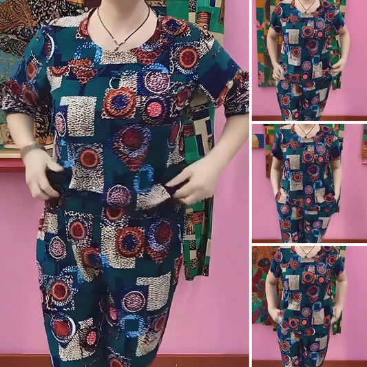 Дамски комплект с къси ръкави и панталони, с принт