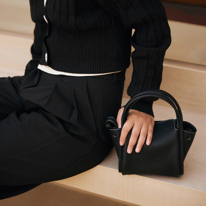 Stílusos Mini Crossbody Táska – Kicsi, de minden benne van! ✨